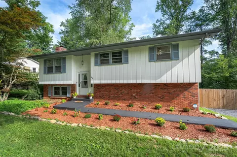 402 Comet Dr, Hendersonville, NC 28791