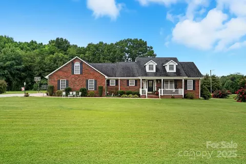 2476 Carriage Ln, Lincolnton, NC 28092