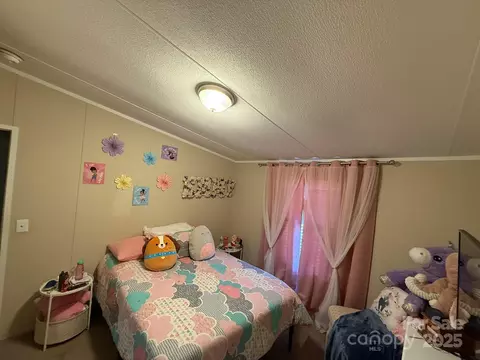 Bedroom - 146 Cartwright Rd, Harmony, NC 28634 photo 2 of 5
