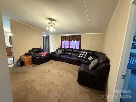Living - 146 Cartwright Rd, Harmony, NC 28634 photo 4 of 4