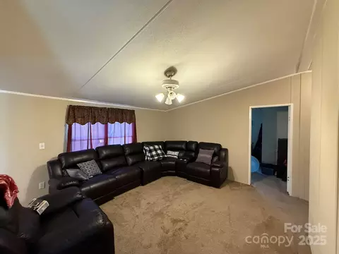 Living - 146 Cartwright Rd, Harmony, NC 28634 photo 3 of 4