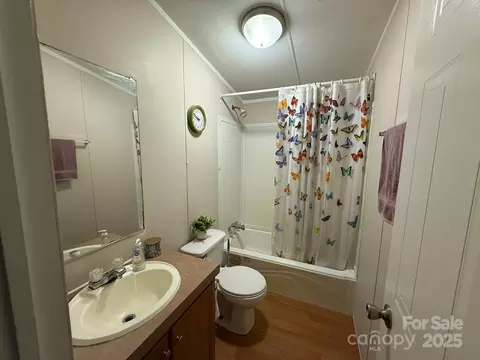 Bath - 146 Cartwright Rd, Harmony, NC 28634 photo 1 of 4
