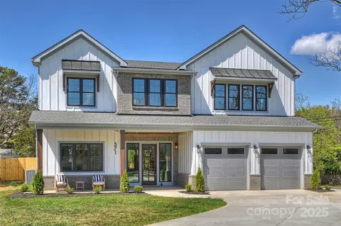 571 Lyttleton Dr, Charlotte, NC 28211