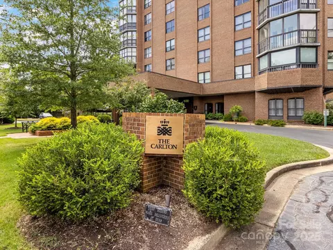 1530 Queens 702 Rd #702, Charlotte, NC 28207