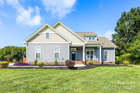 5533 Harvest Hills Rd, Bessemer City, NC 28016
