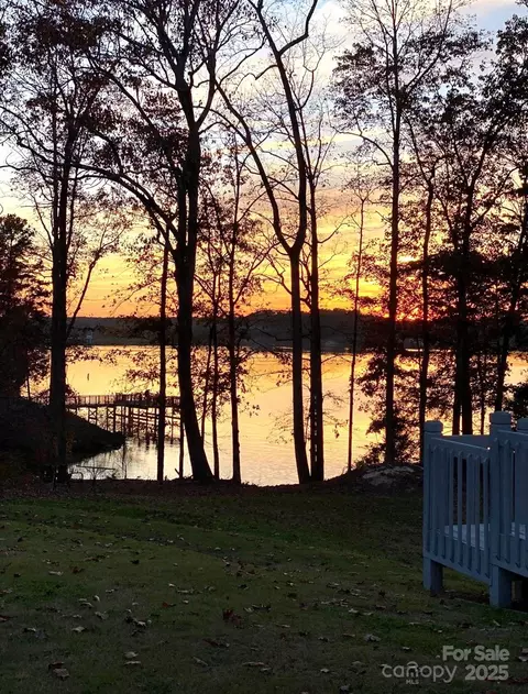 114 Lakeshore Dr, Kings Mountain, NC 28086