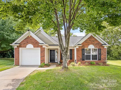 7401 Stone Mountain Ct, Charlotte, NC 28262
