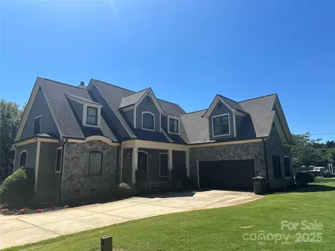 1132 Mt Holly Huntersville Rd, Charlotte, NC 28214