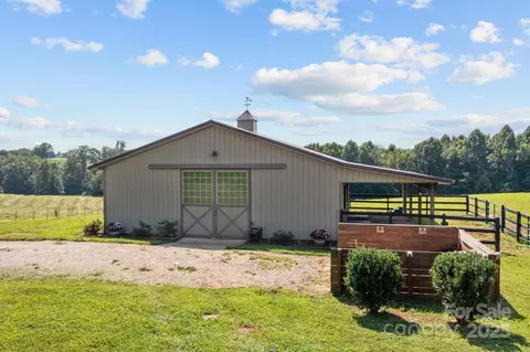 861 Tabor Rd, Olin, NC 28660 photo 5