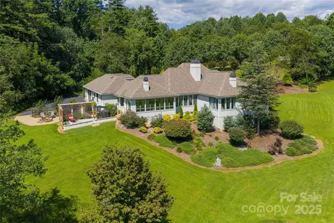 31 Piccadilly Pl, Brevard, NC 28712