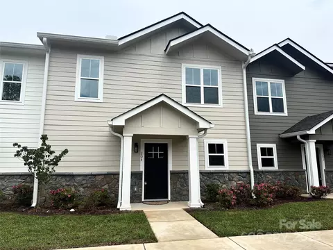 204 Beacon Ave, Morganton, NC 28655