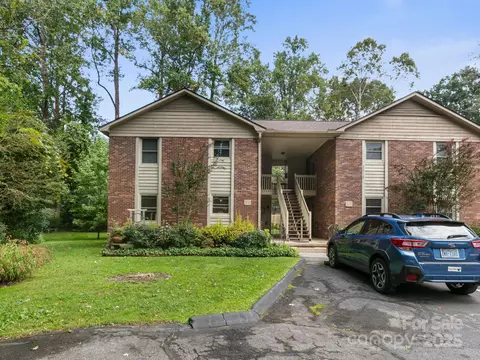 1329 4th W A Ave W #A, Hendersonville, NC 28739