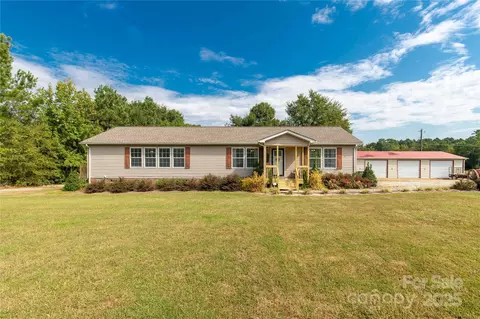 1840 Beach Ln, Heath Springs, SC 29058