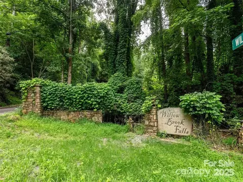 00 Willow Brook Fls #3, Hendersonville, NC 28739
