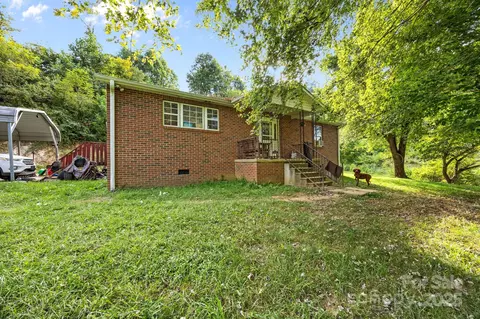 590 Sweetwater Rd, Marshall, NC 28753