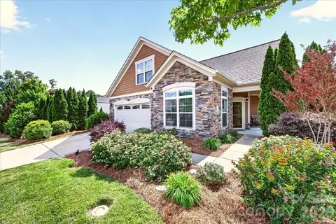 1301 Haywood Park Dr, Waxhaw, NC 28173