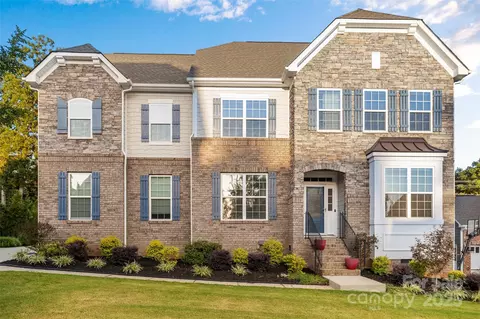 16001 Arabian Mews Ln, Charlotte, NC 28278