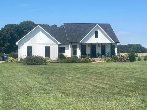 370 Cal Kennedy Rd, Cleveland, NC 27013