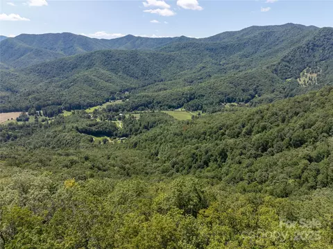 9999 Cindy Cove Trl, Robbinsville, NC 28771