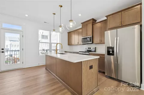 3640 S Tryon 24 St #24, Charlotte, NC 28217