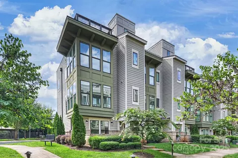 220 Uptown West Dr, Charlotte, NC 28208