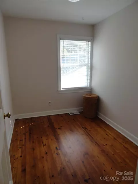 95 Summit St, Marion, NC 28752 photo 13