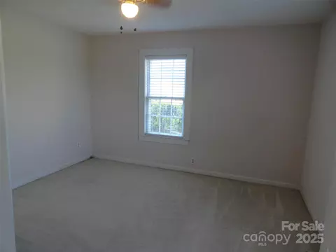 95 Summit St, Marion, NC 28752 photo 10