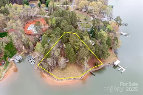 7310 Elmwood Ln, Denver, NC 28037