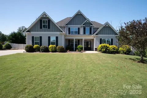 2613 Lakefront Dr, Belmont, NC 28012