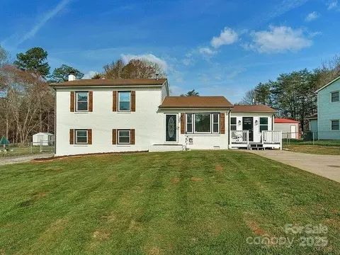 102 Wingate Dr, Stanley, NC 28164