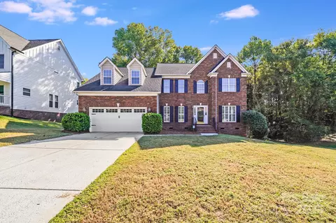 10437 Rougemont Ln, Charlotte, NC 28277