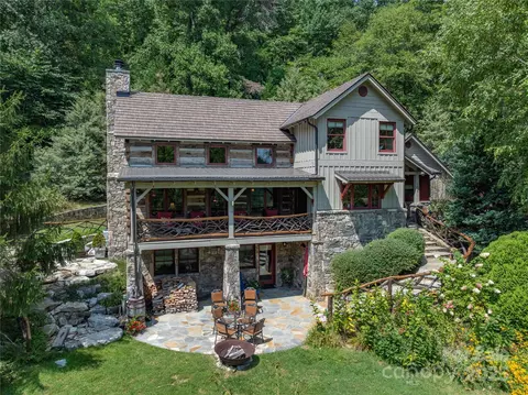 156 Whisper Mountain Dr, Leicester, NC 28748