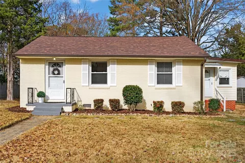 21115 Cornelius St, Cornelius, NC 28031