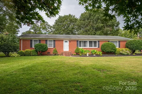 125 Woodhill Dr, Shelby, NC 28152