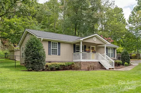 708 Stoney Mountain Rd, Hendersonville, NC 28791