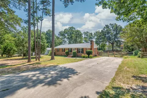 15350 Catawba S Cir S, Matthews, NC 28104