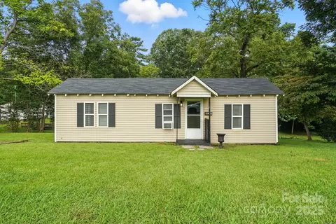 505 Park Cir, Lowell, NC 28098