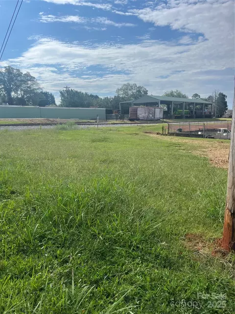 00 E 13th 3 St #3, Newton, NC 28658