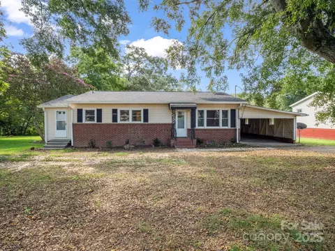 183 Hollywood St, Forest City, NC 28043