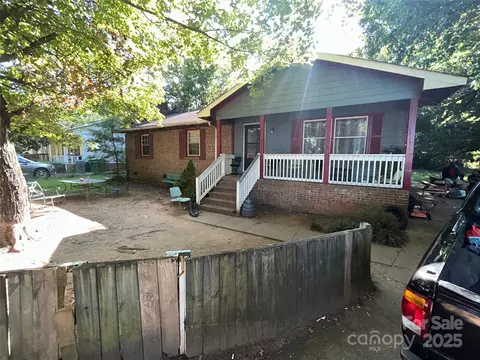 1524 Whisnant St, Charlotte, NC 28206