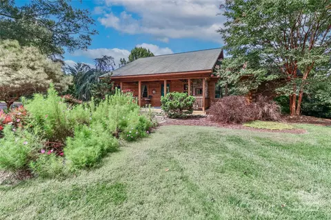 132 Bussell Rd, Statesville, NC 28625