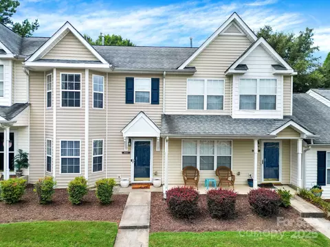 8033 Long House Ln, Fort Mill, SC 29707