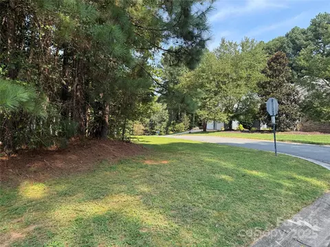 2347 Capes Cove Dr, Sherrills Ford, NC 28673