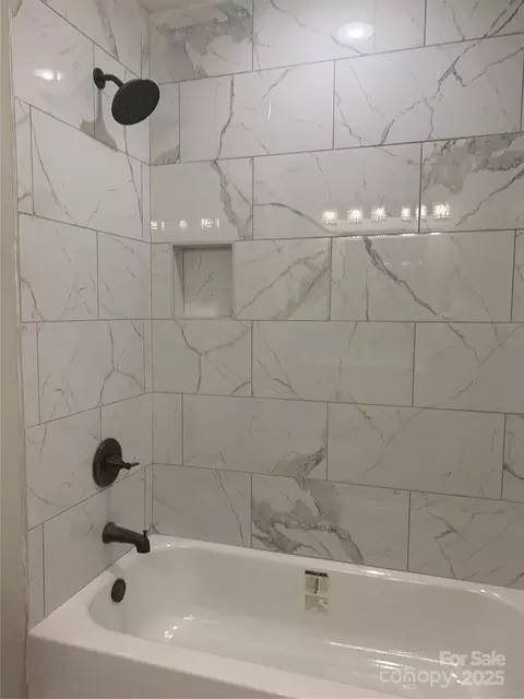 Bath - 501 Colony Rd, Monroe, NC 28112 photo 2 of 4