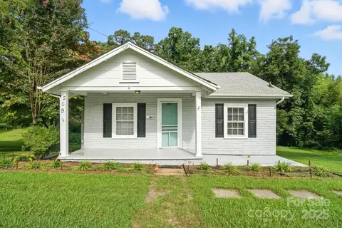 509 Park Cir, Lowell, NC 28098