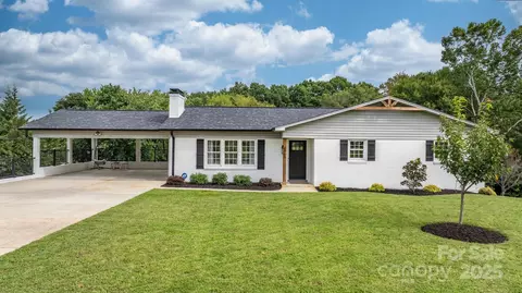 4965 Helton Rd, Granite Falls, NC 28630