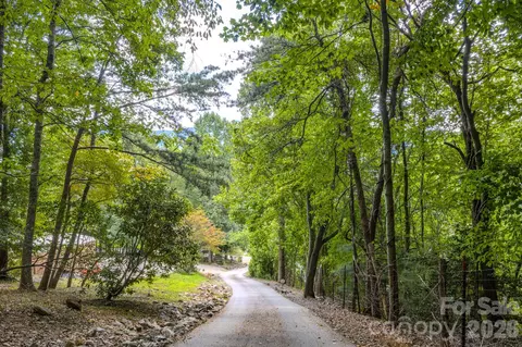 452 Cragmont Rd, Black Mountain, NC 28711