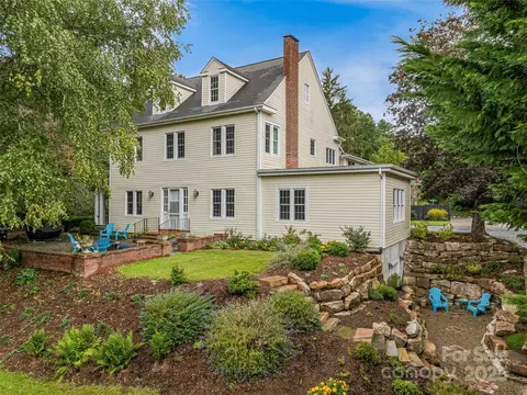 100 Poplar Spring Trl, Laurel Park, NC 28739