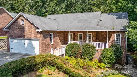 1448 Weatherwood Dr, Lincolnton, NC 28092