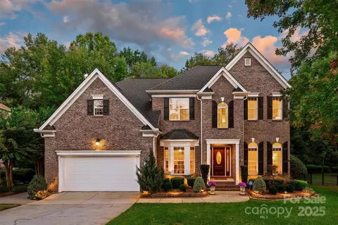 10421 Sundance Ct, Charlotte, NC 28277